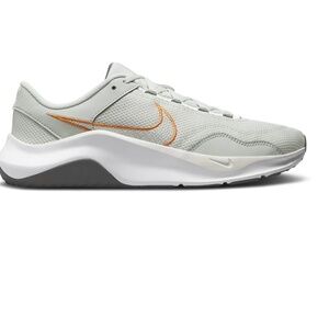 NIKE LEGEND ESSENTIAL 3 NEXT NATURE 'LIGHT SILVER BRIGHT MANDARIN' Mens 9  NWOT